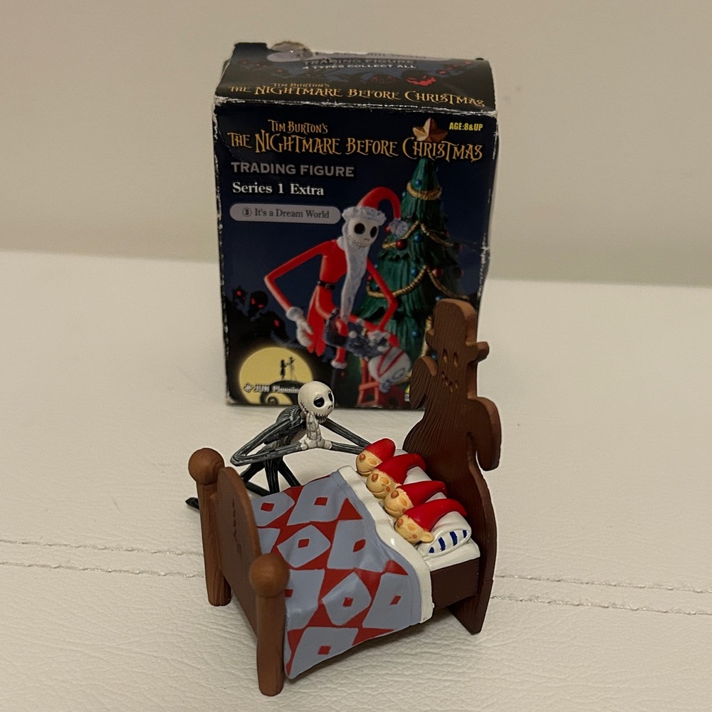 Nightmare Before Christmas - it’s a dream world - building figure